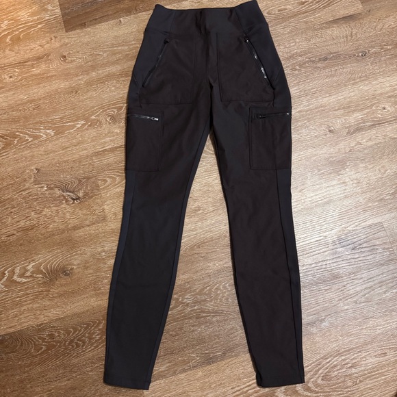 Athleta Headlands Hybrid High Rise Cargo Legging - Picture 7 of 11